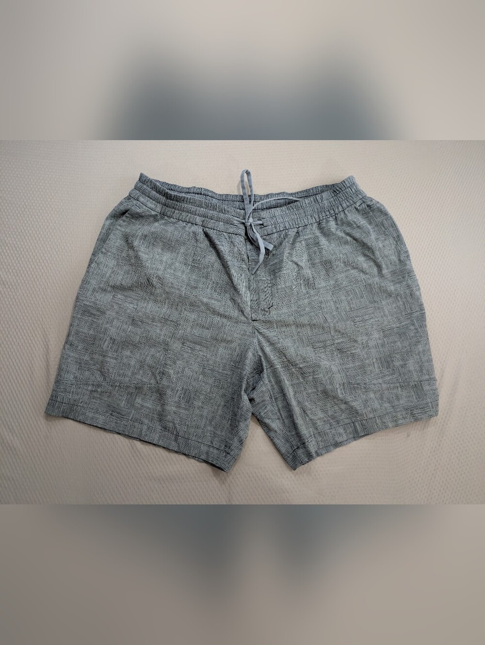 Lululemon Bowline Shorts Mens XL Textured Blue Drawstring Casual Athletic 7"